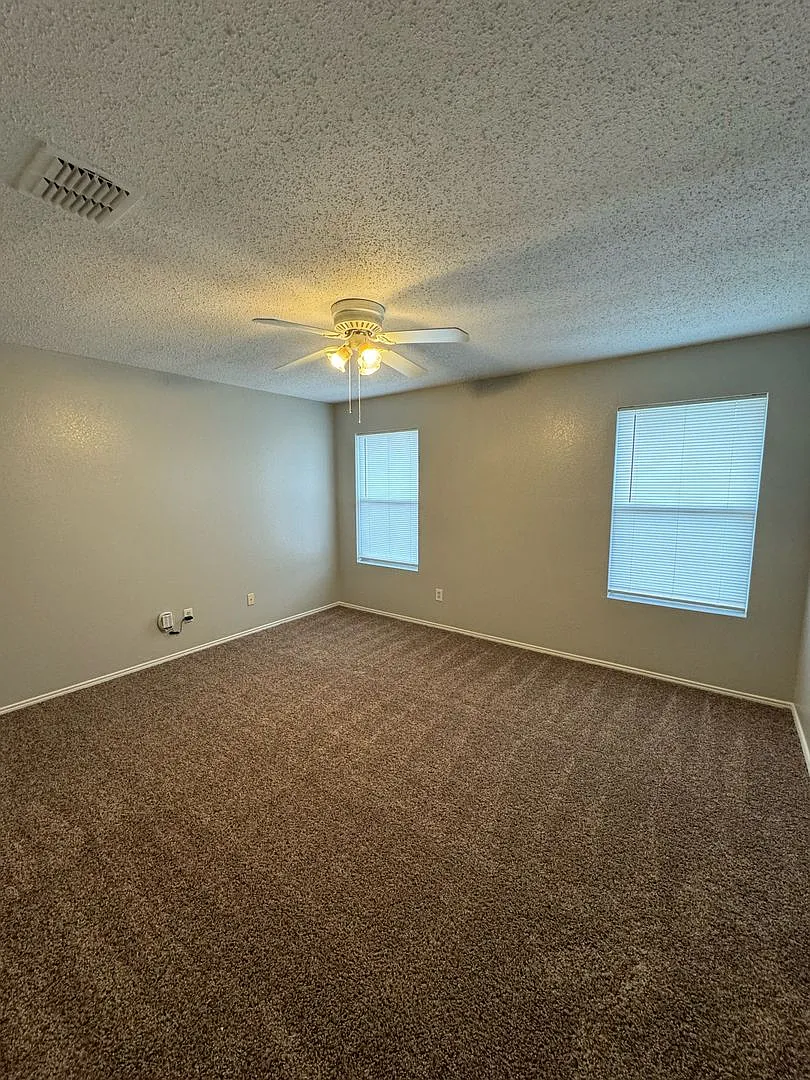 SpacIous Terrell Home! Move in ready — Photo 3