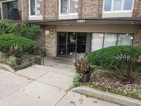 2nd image of 5501 Lincoln Ave Unit 206
