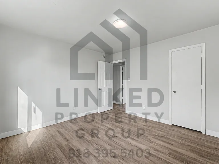 Evanston Apartments — Photo 36