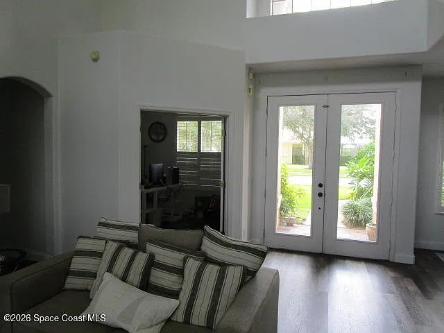4 bed, 2.5 bath, 2784 sqft, $3,100 — Photo 2