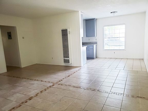 3rd image of 15807-15815-1581 Landmark Dr #15807-1