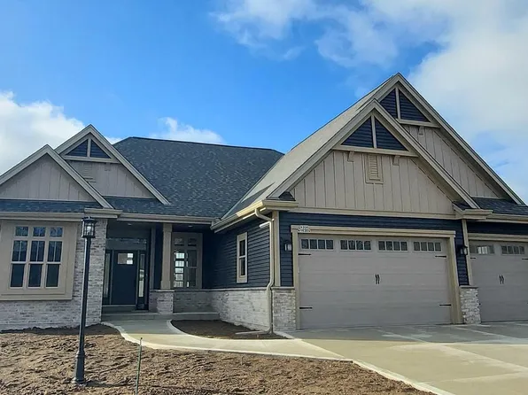 W208N16309 Renee WAY, Jackson, WI 53037