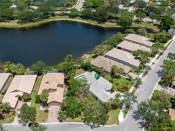 4th image of 11239 NW 65th Manor