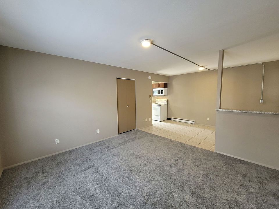 1st image of 3027 Park Terrace Dr Unit 8