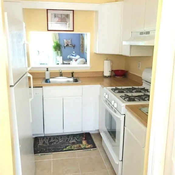 20 Janet Cir #20K — Photo 3