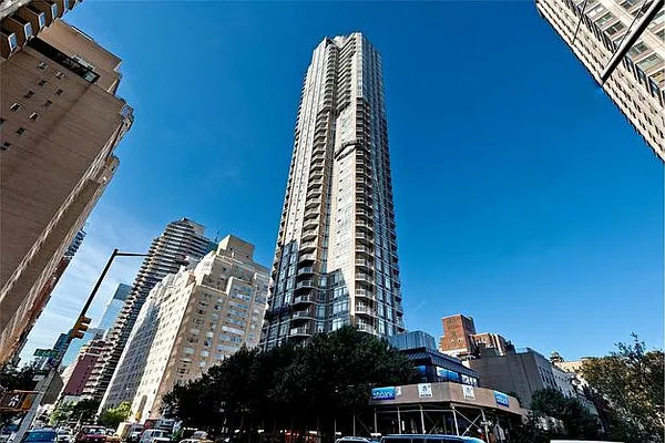 Rented by Peter Ashe | media 50