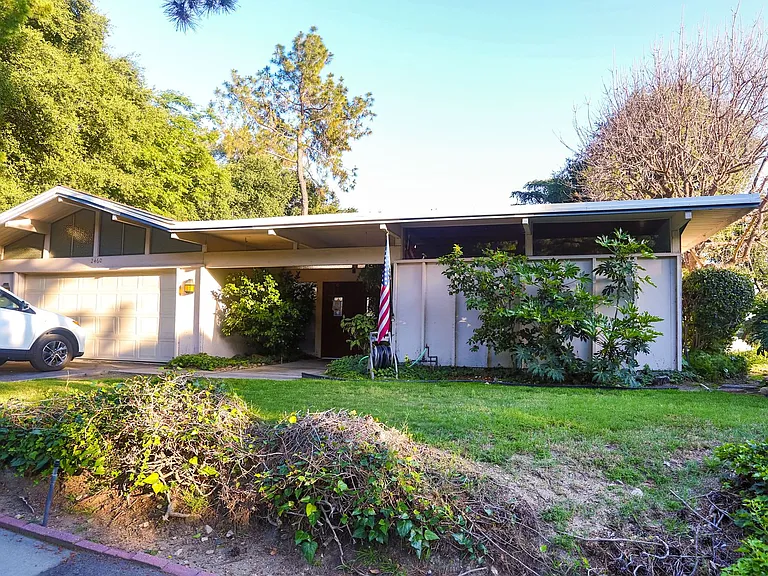 2460 Shields St — Photo 6