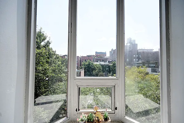 Rented by Urbane Brokerage | media 9