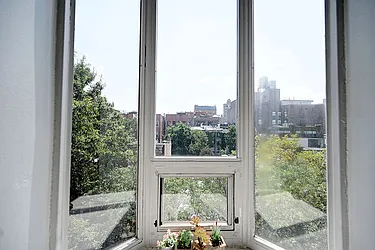 Rented by Urbane Brokerage