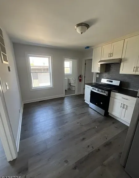 335 Henry St #3 — Photo 2