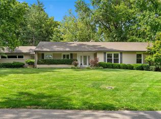 8 Dogwood Ln, Saint Louis, MO