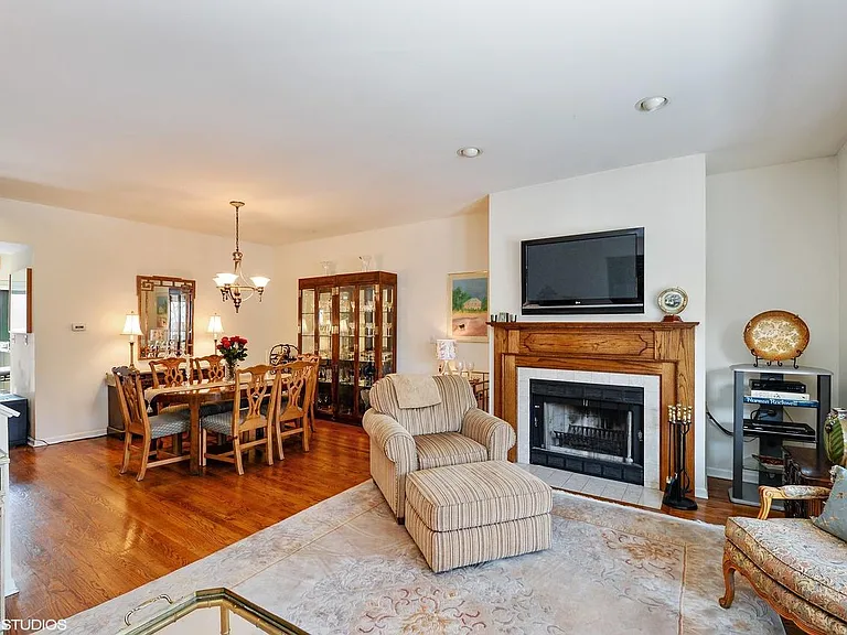620 S Laflin St — Photo 19