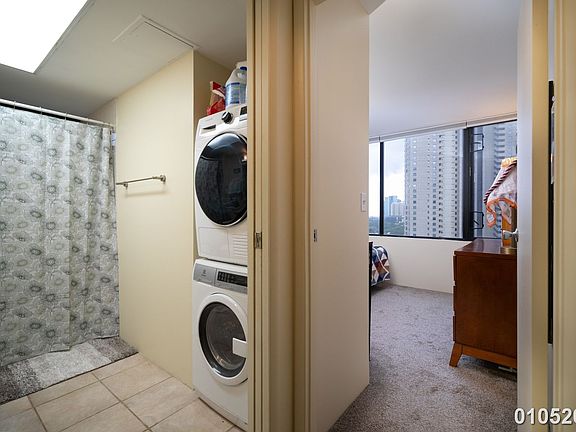 4th image of 411 Hobron Ln APT 1514