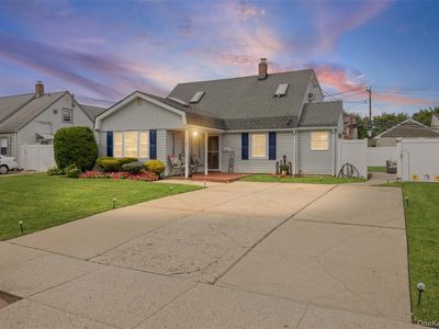 21 Peacock Lane, Levittown, NY, 11756