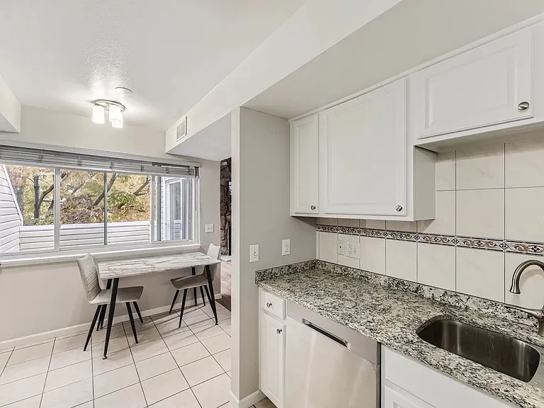 2656 S Xanadu Way #B — Photo 5