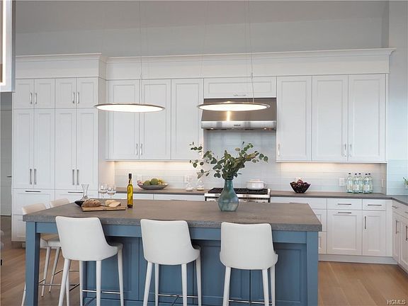 4th image of 710 Davenport Ave #7