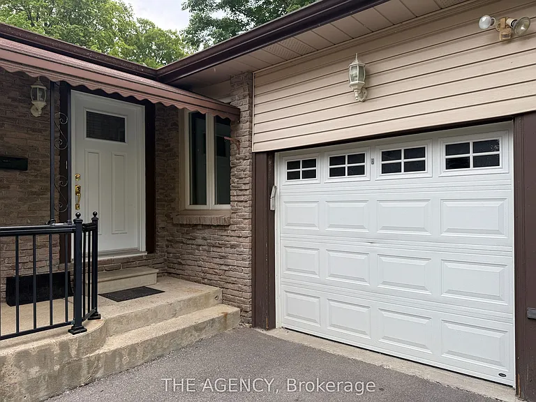 323 Waratah Ave — Photo 3