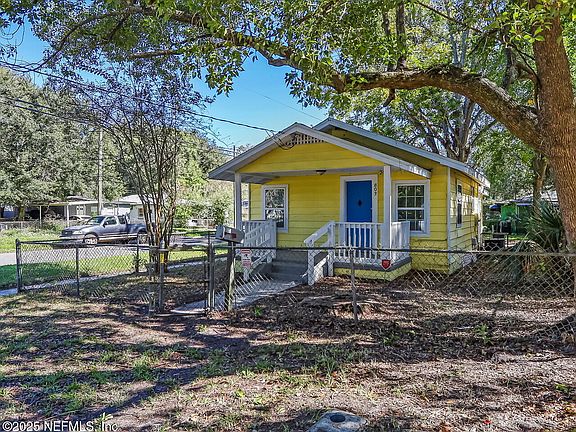 3rd image of 803 OWEN Avenue
