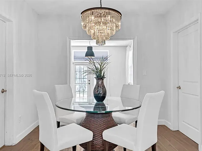 265 Palm Ave — Photo 13