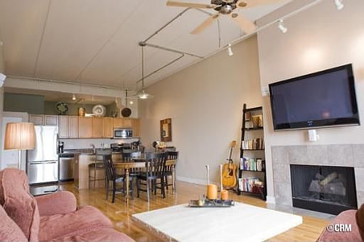 5th image of 1635 W Belmont Ave APT 616
