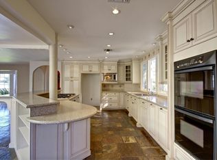 5501 Woodman Ave, Van Nuys, CA 91401