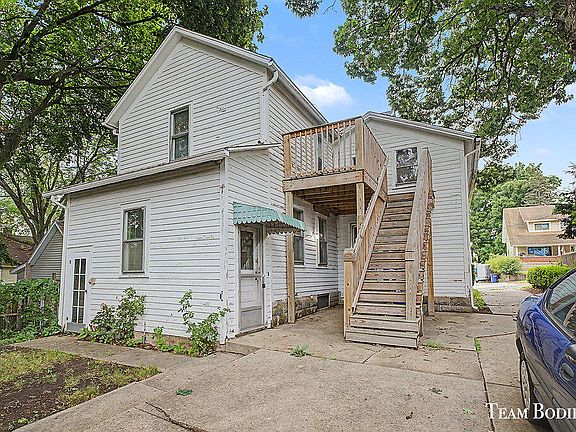 4th image of 581 Harlan Ave NE