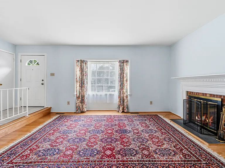 18617 Chickadee Ln — Photo 2