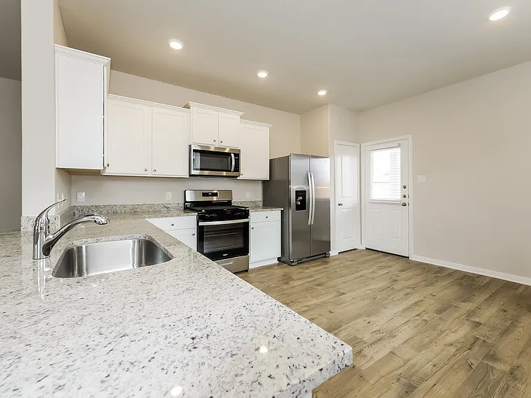 15663 Plum Brook Dr — Photo 5