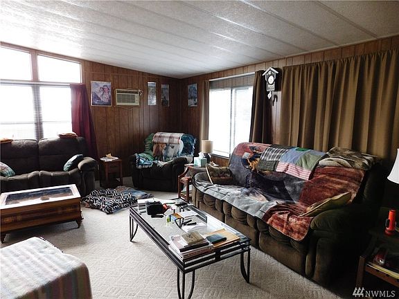 4th image of 2630 Howard Ave