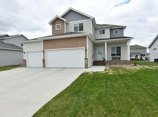 6620 57th Ave S, Fargo, ND 58104