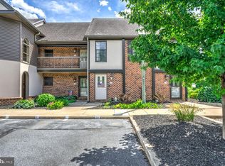 19 Amberley Way, Lititz, PA 17543