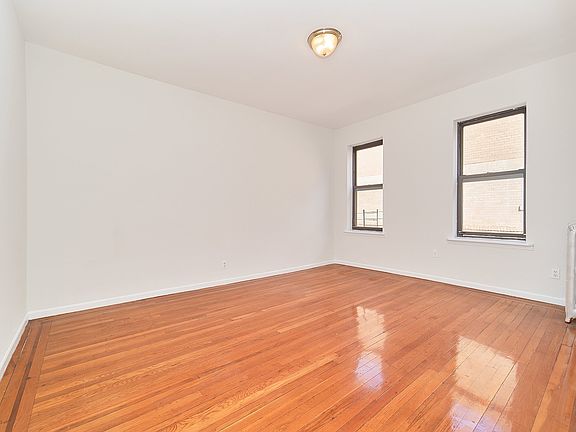 4th image of 56 Bennett Ave APT 4G