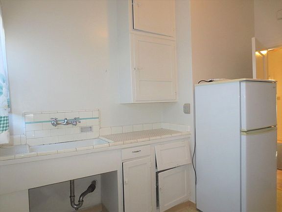 5th image of 803 Smalley Ave APT 3