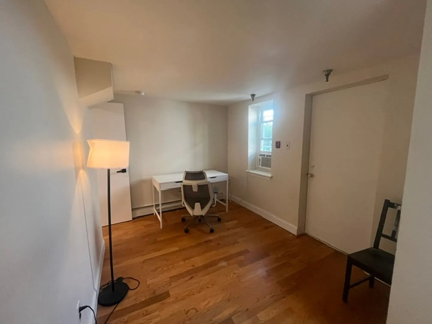 2 Bed Condo in Graduate Hospital — Photo 1