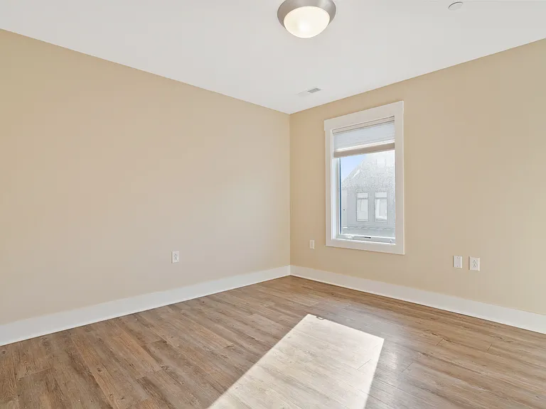 bedroom 3, view 2