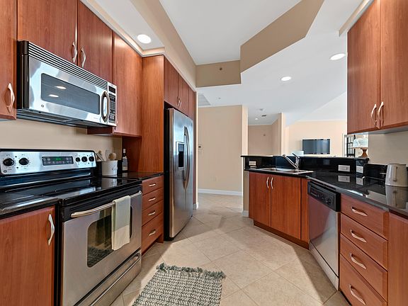 4th image of 801 S Olive Ave Unit 1104