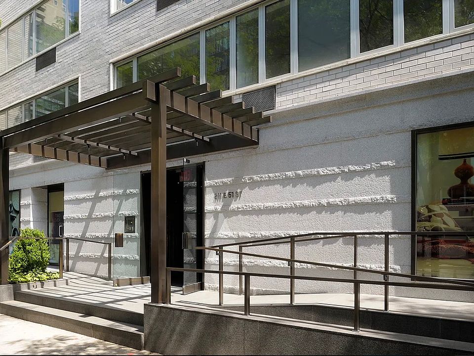 1st image of 211 E 51st St APT 2E