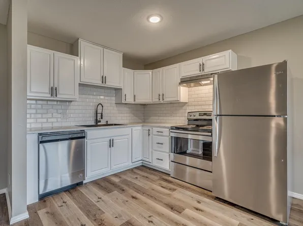 421 W 9th St, Bartlesville, OK 74003