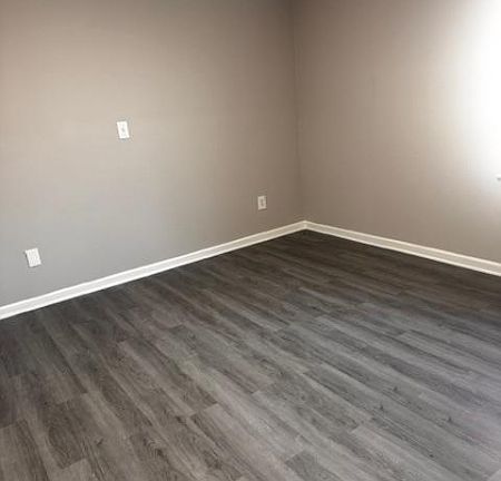 5th image of 81-83 Hawthorne Ave #1