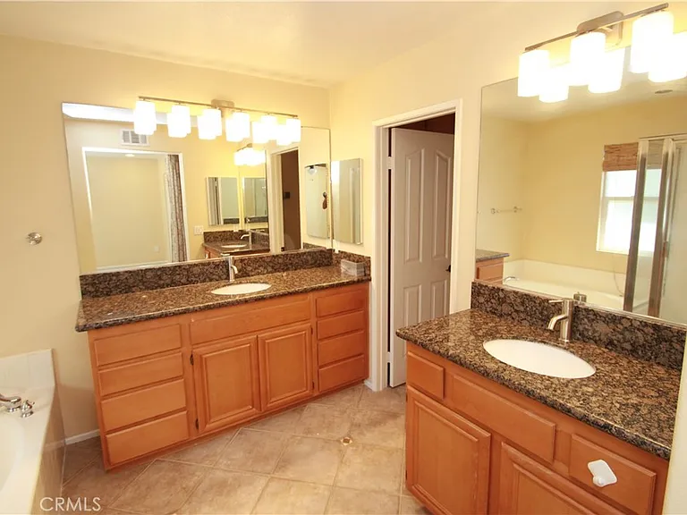 143 Topaz — Photo 11