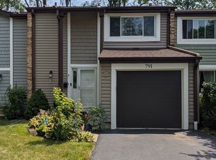 791 Lakeside Circle Dr, Wheeling, IL 60090