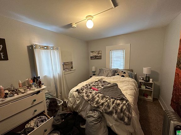 5th image of 105 E Dartmouth St
