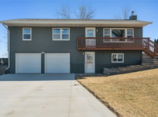 7812 Wieneke Cir, Cedar Rapids, IA 52404