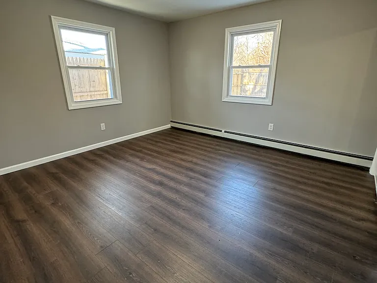 207 Mastic Blvd — Photo 11