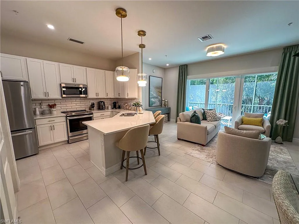 3 bed, 2.0 bath, 1509 sqft, $7,500 — Photo 3