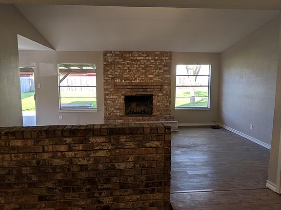 3rd image of 3742 Locke Ln