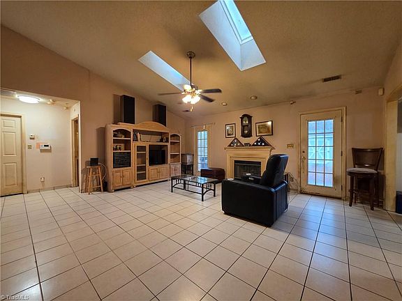 5th image of 4106 Broadacres Dr