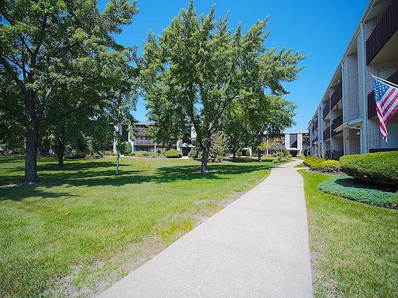 5th image of 7542 Briartree Ln APT 410