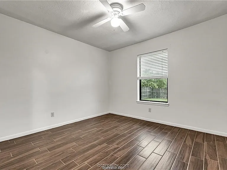 807 Holleman Dr — Photo 13