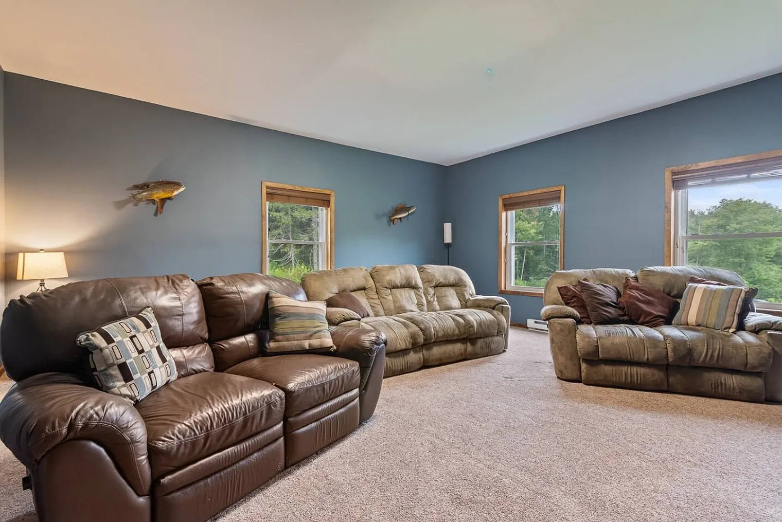 9 bed, 3.0 bath, 6200 sqft, $12,717 — Photo 2